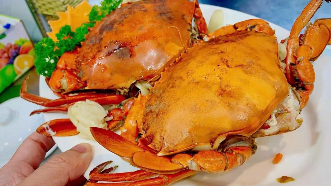 Đĩa cua hấp nước dừa thơm ngon, không cay, thích hợp cho cả người già và trẻ nhỏ trong gia đình