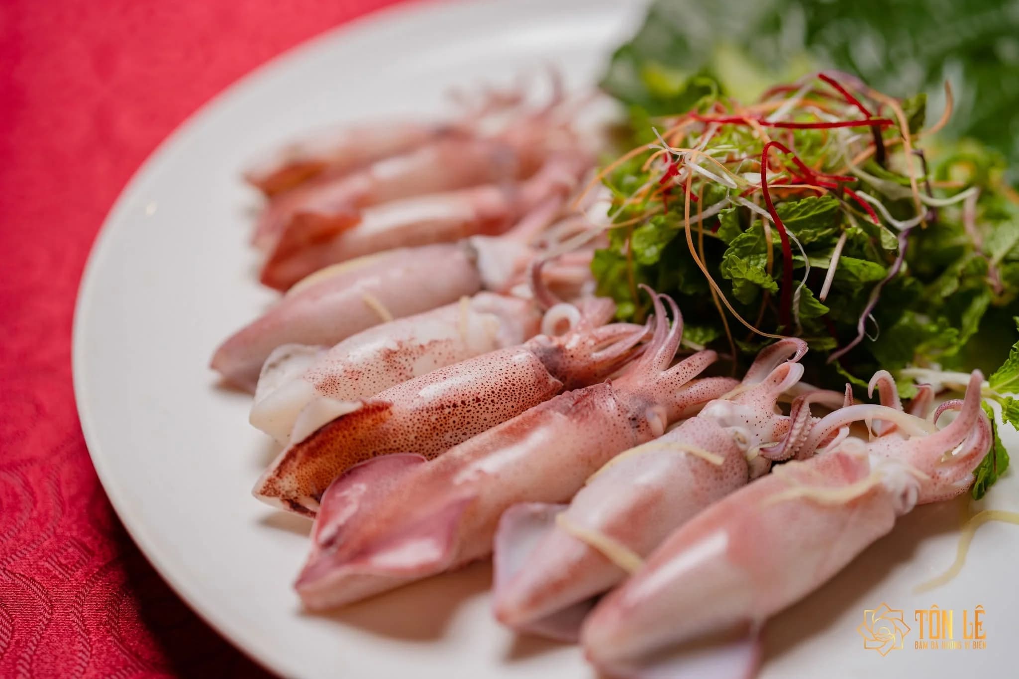 Đĩa mực nhảy hấp hành sả nóng hổi giữ nguyên độ ngọt tự nhiên